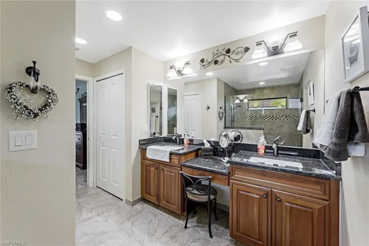 307 SE 33rd TER, CAPE CORAL FL 33904
