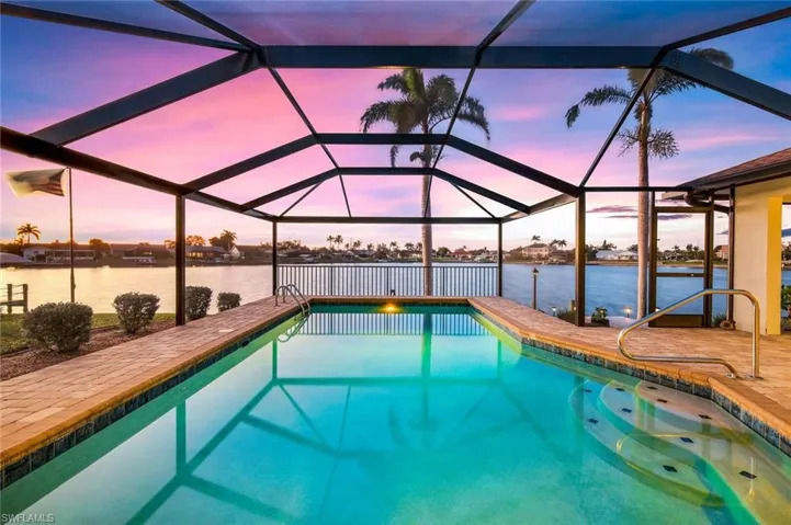307 SE 33rd TER, CAPE CORAL FL 33904