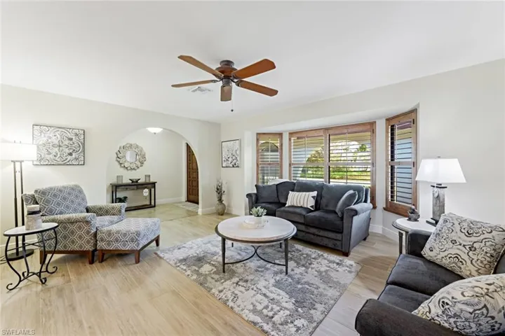 307 SE 33rd TER, CAPE CORAL FL 33904