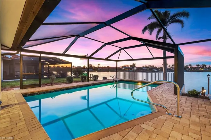 307 SE 33rd TER, CAPE CORAL FL 33904