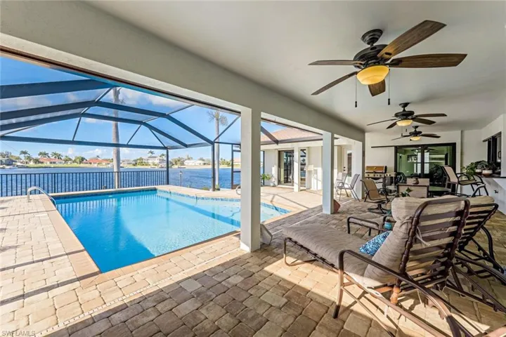 307 SE 33rd TER, CAPE CORAL FL 33904