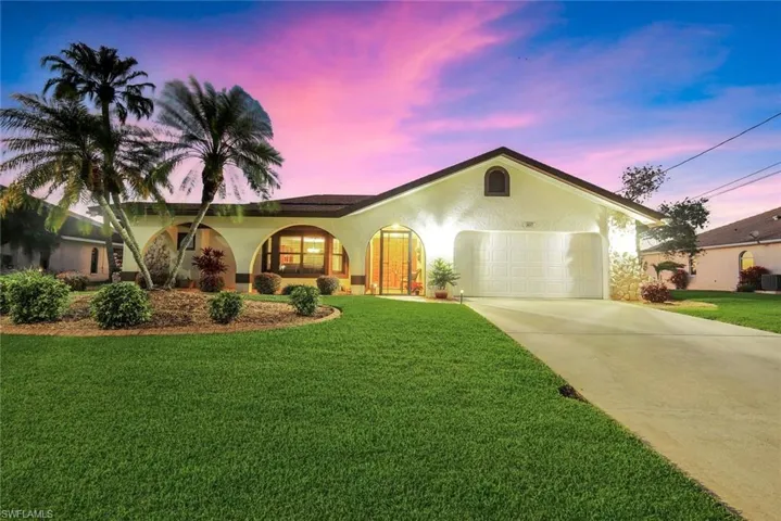 307 SE 33rd TER, CAPE CORAL FL 33904