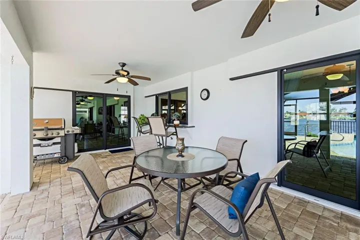 307 SE 33rd TER, CAPE CORAL FL 33904