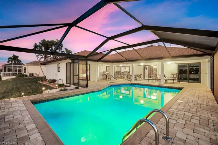 307 SE 33rd TER, CAPE CORAL FL 33904