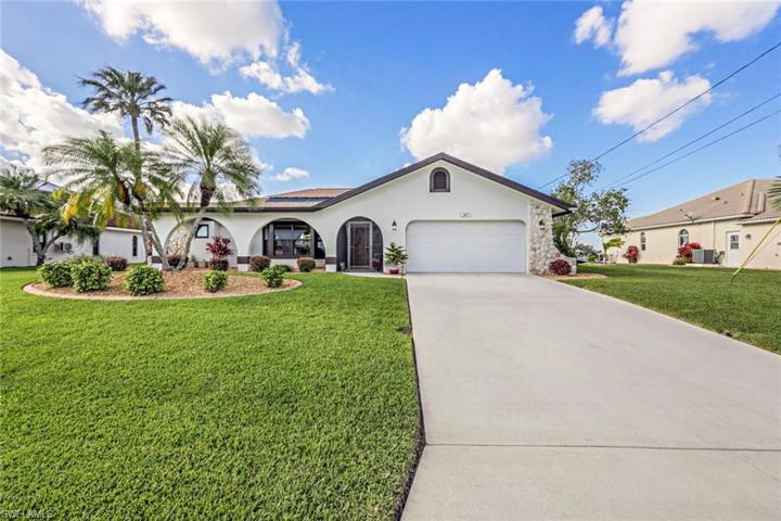 307 SE 33rd TER, CAPE CORAL FL 33904