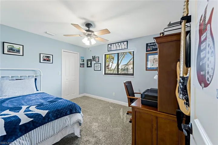 307 SE 33rd TER, CAPE CORAL FL 33904