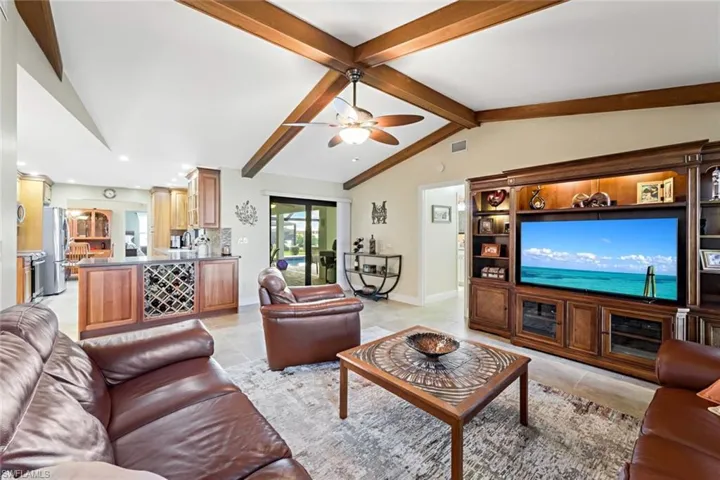 307 SE 33rd TER, CAPE CORAL FL 33904