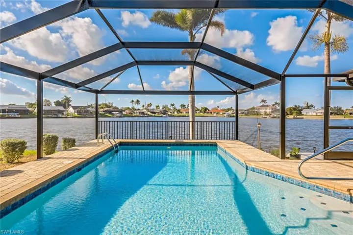 307 SE 33rd TER, CAPE CORAL FL 33904