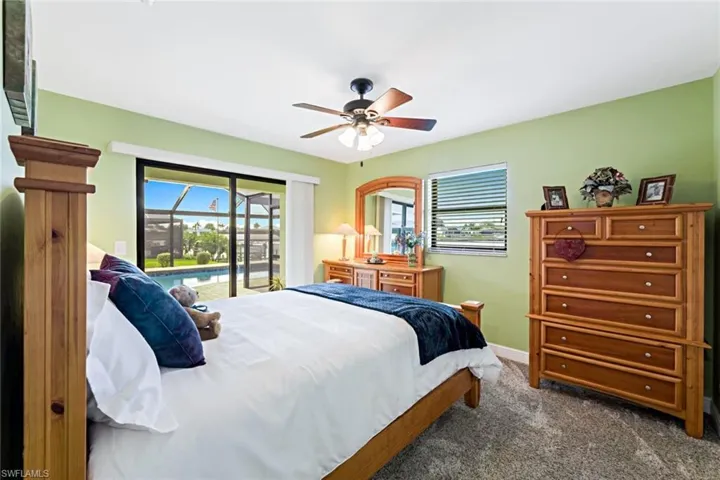 307 SE 33rd TER, CAPE CORAL FL 33904