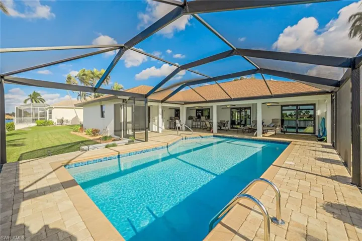 307 SE 33rd TER, CAPE CORAL FL 33904