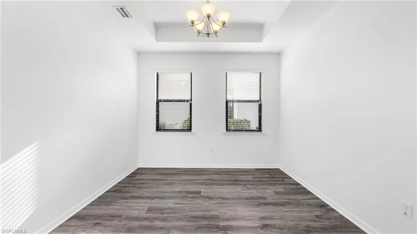 Den/Flex/Playroom