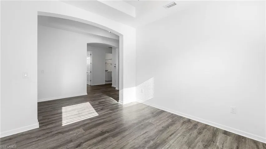 Den/Flex/Playroom