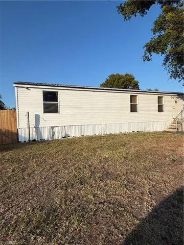 View of home's exterior