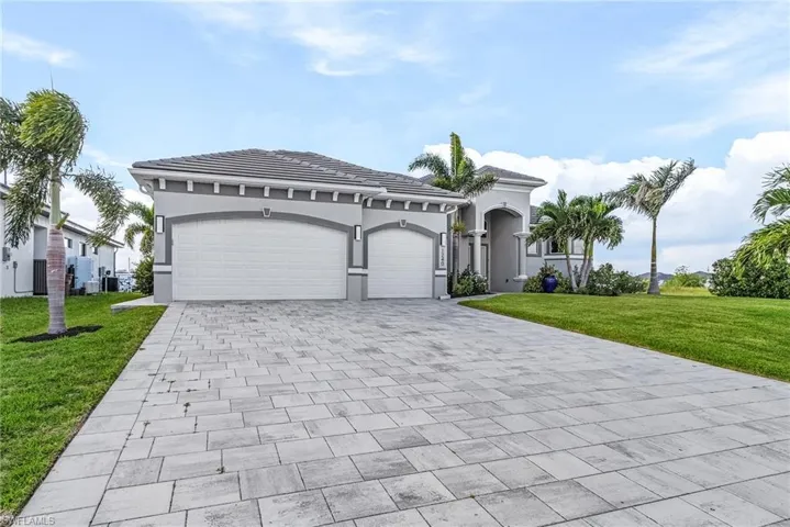 Pavers in driveway, entry, & pool/lanai