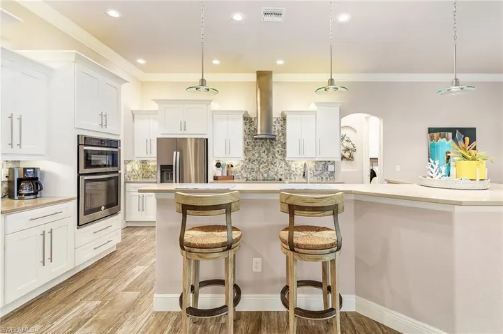 Large Island great for entertaining