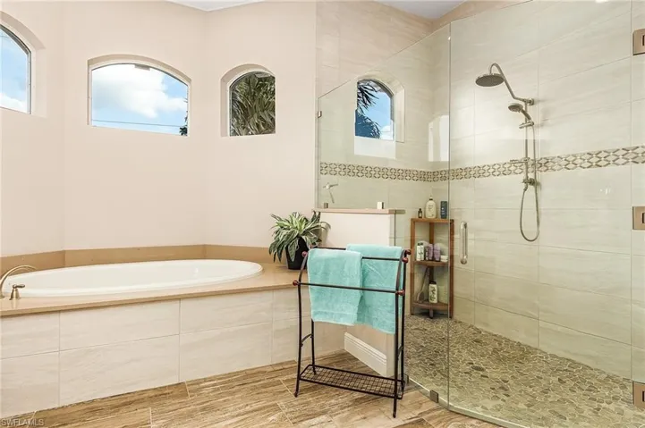 Garden Tub & Oversized Walk-in Shower