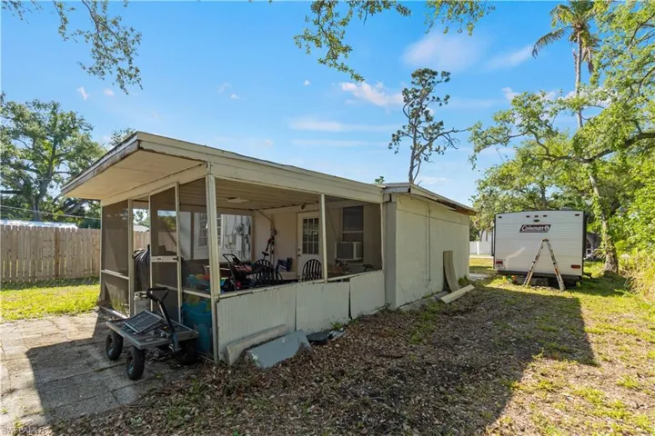 2047 Jeffcott St, Fort Myers Fl 33901