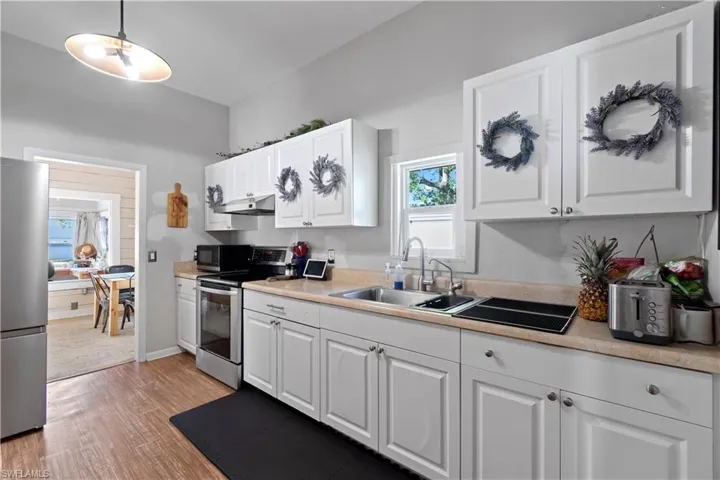 2047 Jeffcott St, Fort Myers Fl 33901