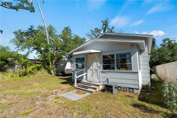 2047 Jeffcott St, Fort Myers Fl 33901
