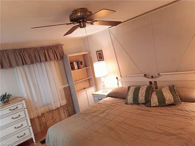 Bedroom with ceiling fan