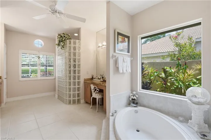 11811 Longshore Way E, Naples, Florida 34119