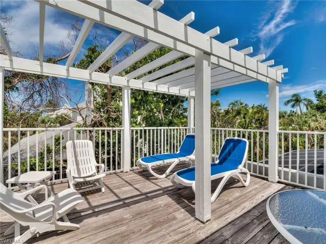 Sun deck off the 2nd floor hallway and primary bedroom