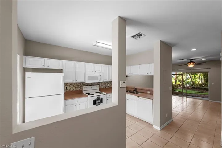 10032 Poppy Hill Dr, Fort Myers, Florida 33966