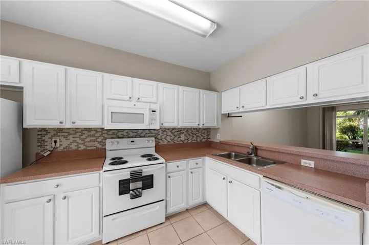 10032 Poppy Hill Dr, Fort Myers, Florida 33966
