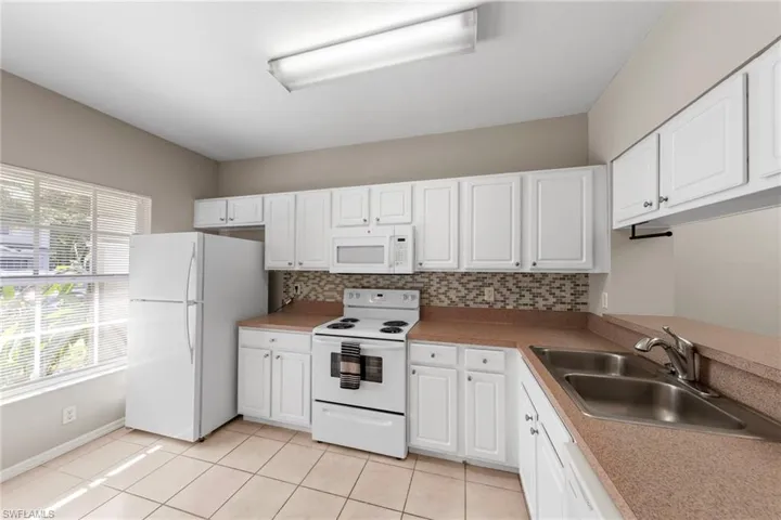 10032 Poppy Hill Dr, Fort Myers, Florida 33966