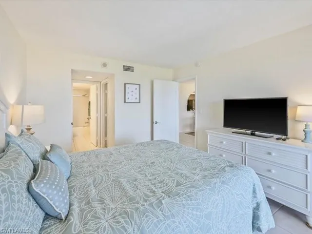 17 Bluebill Ave 904, Naples, Florida 34108