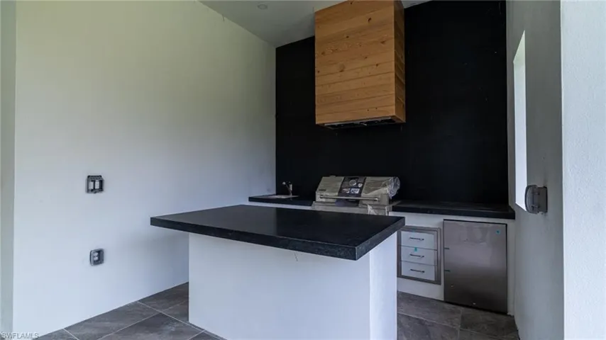 649 Golden Gate Blvd E, Naples, Florida 34120