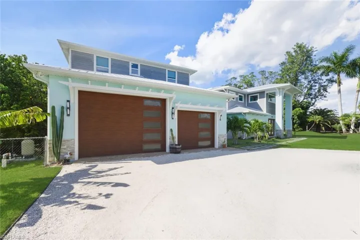 27088  Del  LN, Bonita Springs, FL 34135