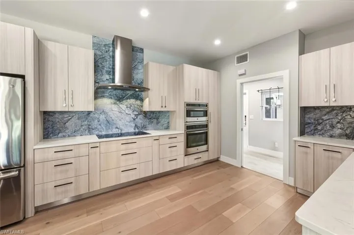 27088  Del  LN, Bonita Springs, FL 34135