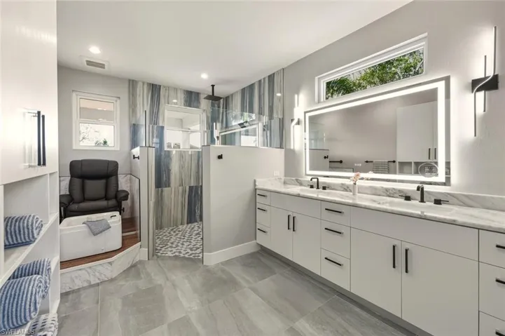 27088  Del  LN, Bonita Springs, FL 34135