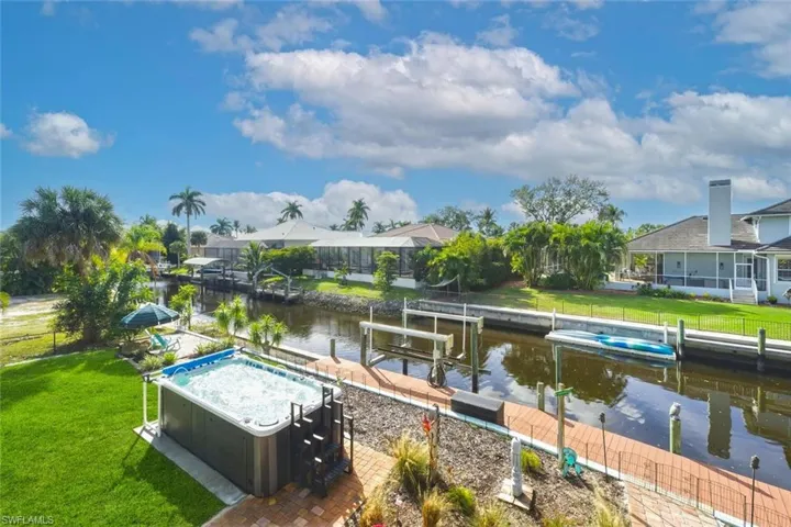 27088  Del  LN, Bonita Springs, FL 34135