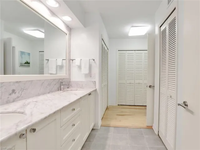 10851 Gulf Shore Dr 605, Naples, Florida 34108