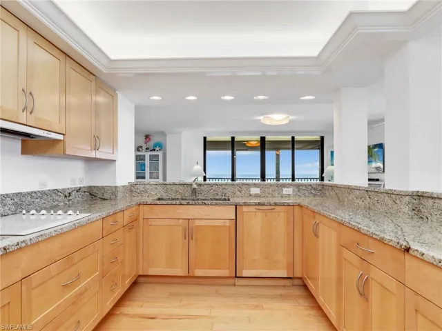 10851 Gulf Shore Dr 605, Naples, Florida 34108