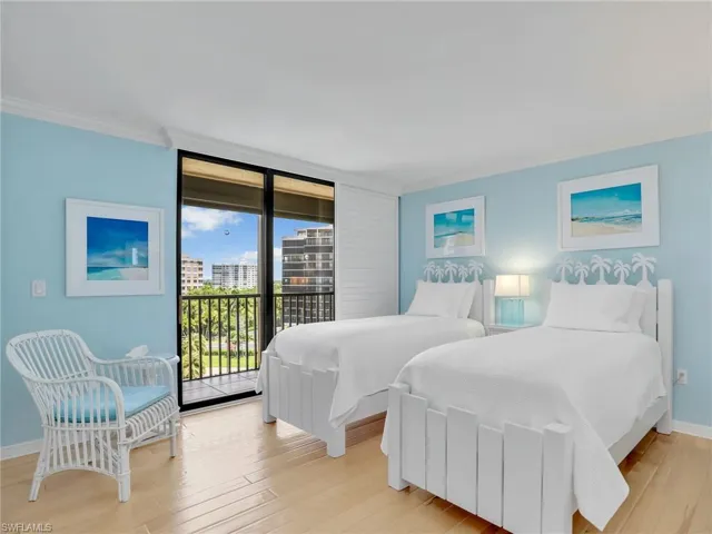 10851 Gulf Shore Dr 605, Naples, Florida 34108