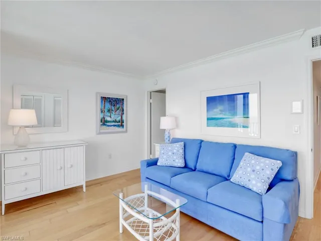 10851 Gulf Shore Dr 605, Naples, Florida 34108