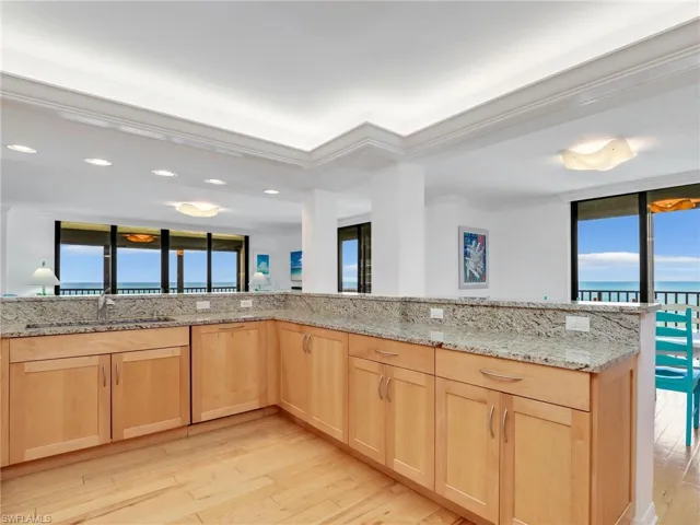 10851 Gulf Shore Dr 605, Naples, Florida 34108