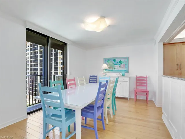 10851 Gulf Shore Dr 605, Naples, Florida 34108