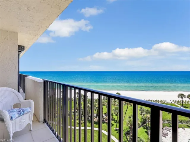 10851 Gulf Shore Dr 605, Naples, Florida 34108