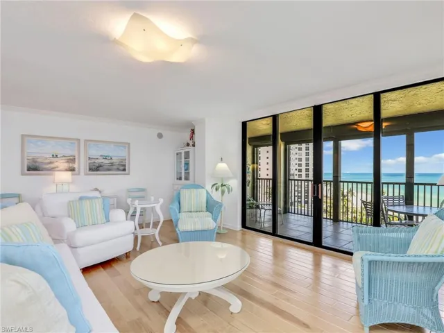 10851 Gulf Shore Dr 605, Naples, Florida 34108