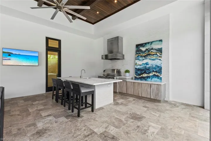 541 Whispering Pine Ct, Naples, Florida 34103