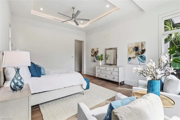 541 Whispering Pine Ct, Naples, Florida 34103