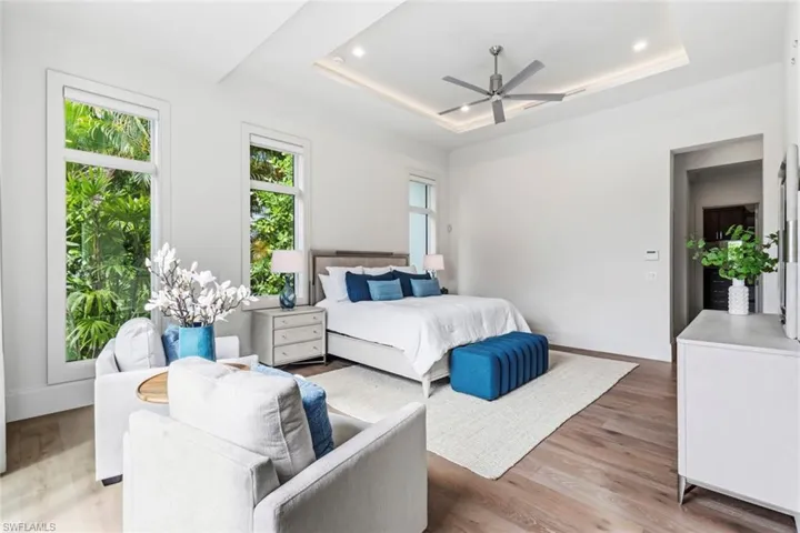 541 Whispering Pine Ct, Naples, Florida 34103