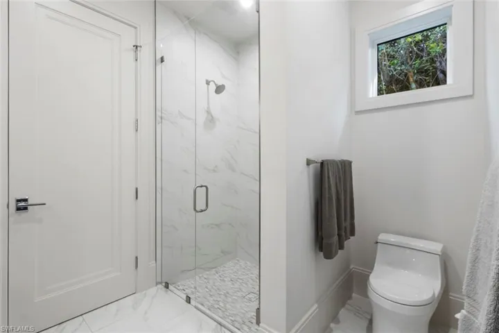 541 Whispering Pine Ct, Naples, Florida 34103