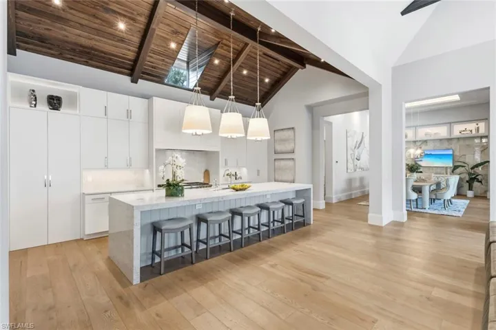 541 Whispering Pine Ct, Naples, Florida 34103