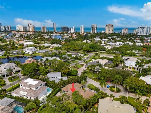 541 Whispering Pine Ct, Naples, Florida 34103