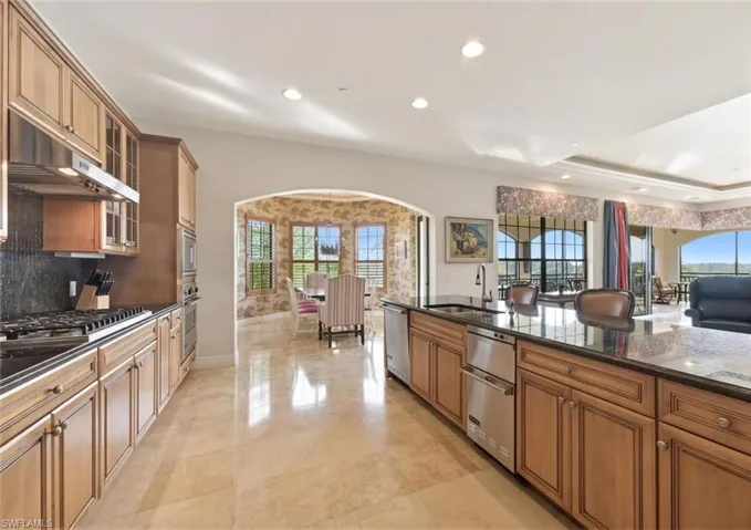 2538  Marquesa Royale  LN, Naples, FL 34109